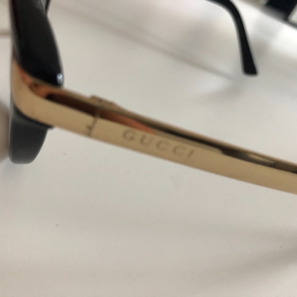 Gucci Glasses - Picture 4 of 4